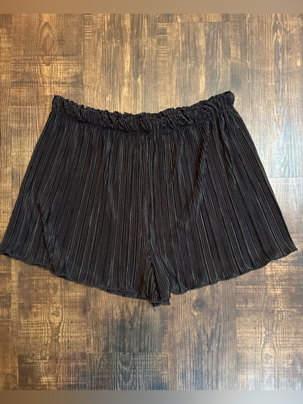 Black Pleated Women’s Shorts - Classic Chic